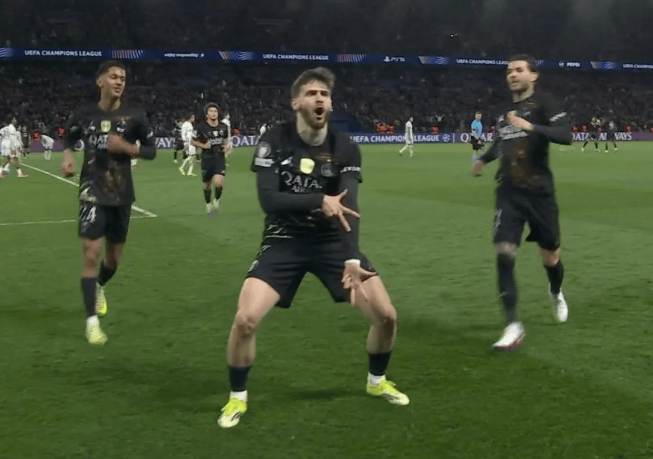 五星体育-5球4助,克瓦拉茨赫利亚是巴黎本季欧冠参与进球最多球员